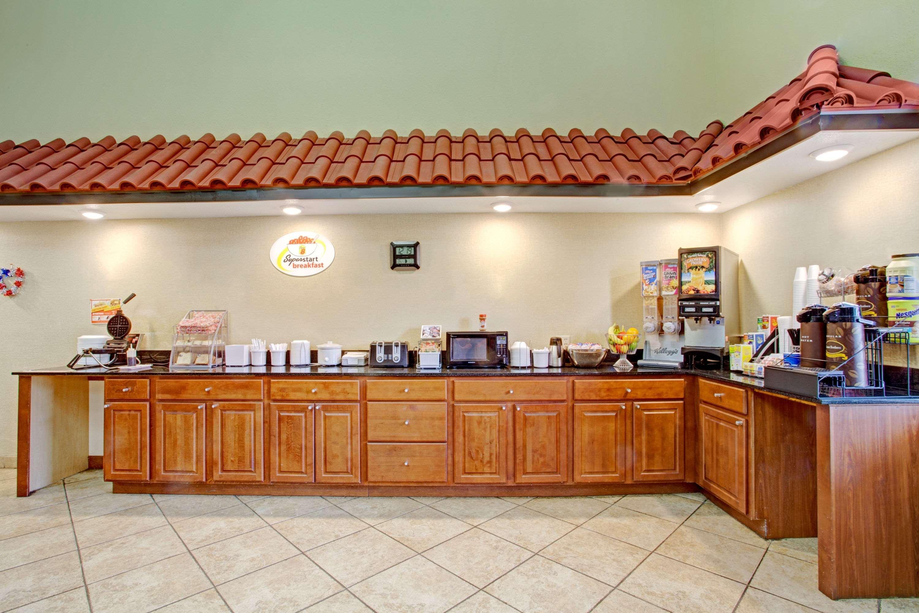 Super 8 By Wyndham Forrest City Ar מראה חיצוני תמונה