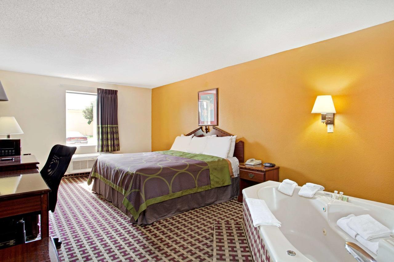Super 8 By Wyndham Forrest City Ar מראה חיצוני תמונה